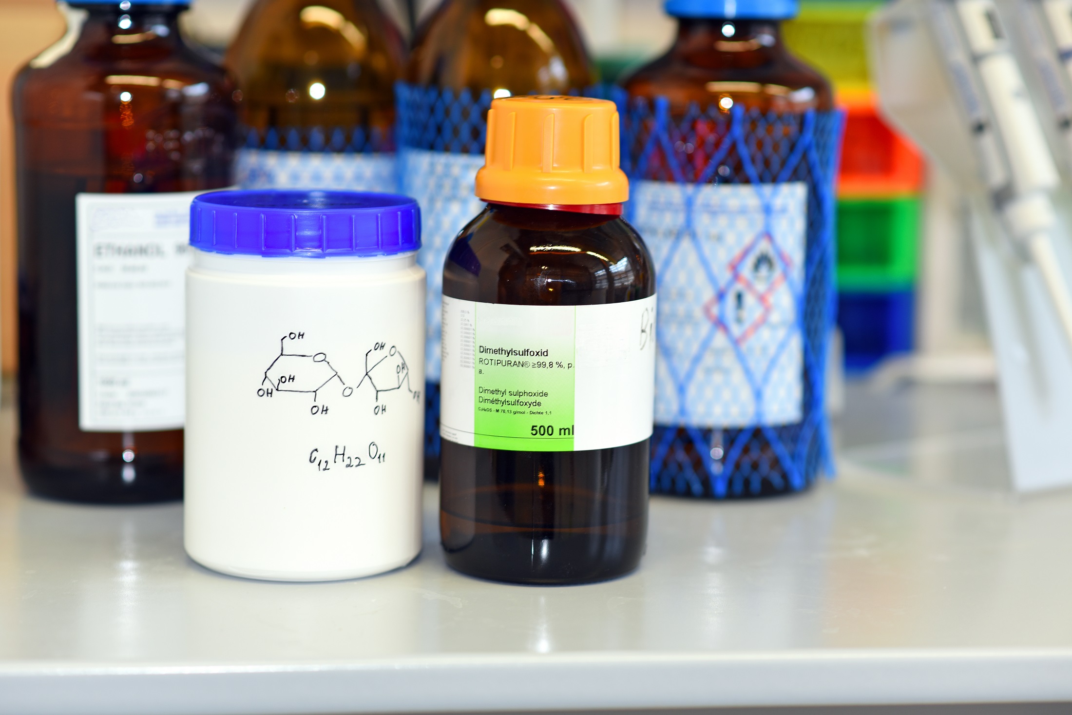 examples of chemical hazards in everyday life