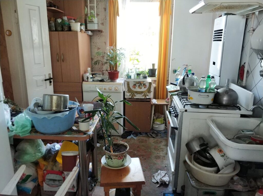 examples of hoarding and its impact on lives