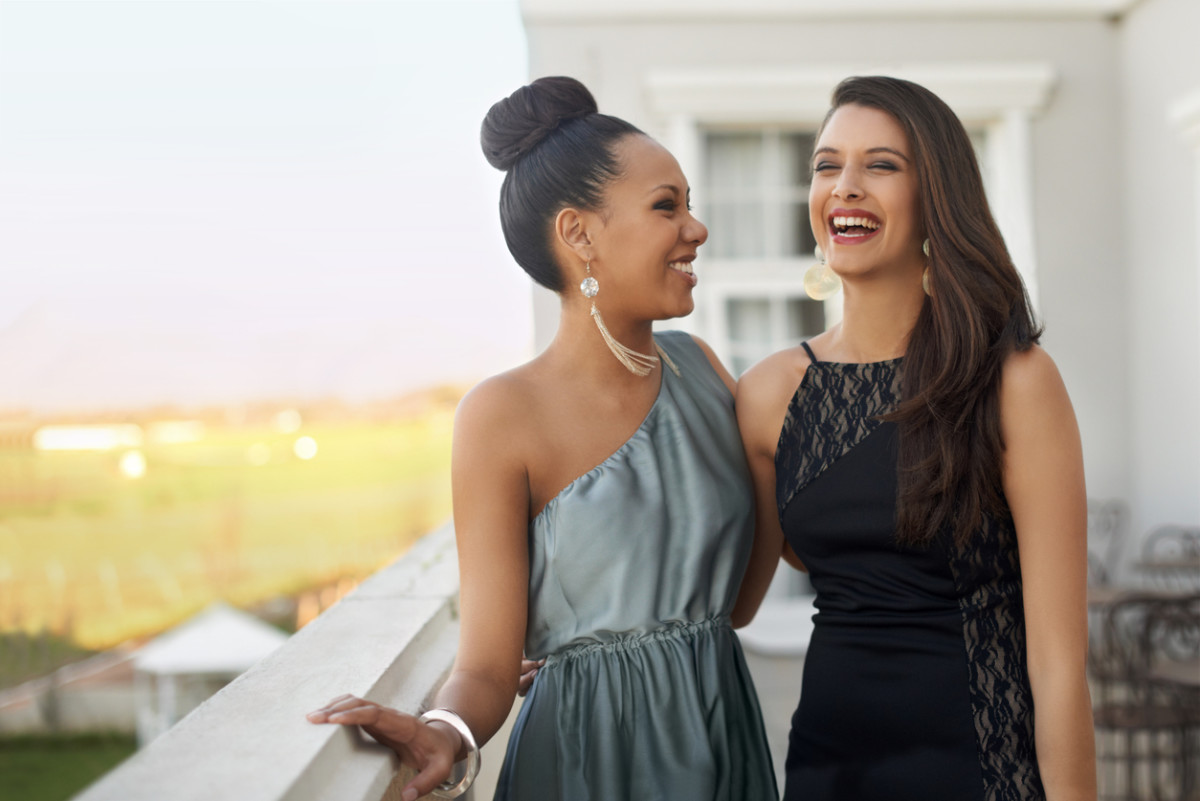 stylish cocktail attire for women at weddings top examples
